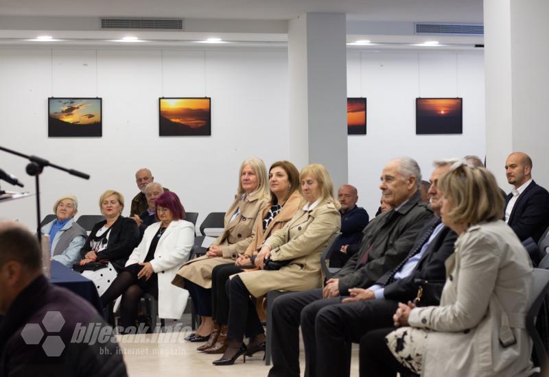 Grgo Mikulić mostarskoj publici predstavio dvije knjige i izložbu fotografija